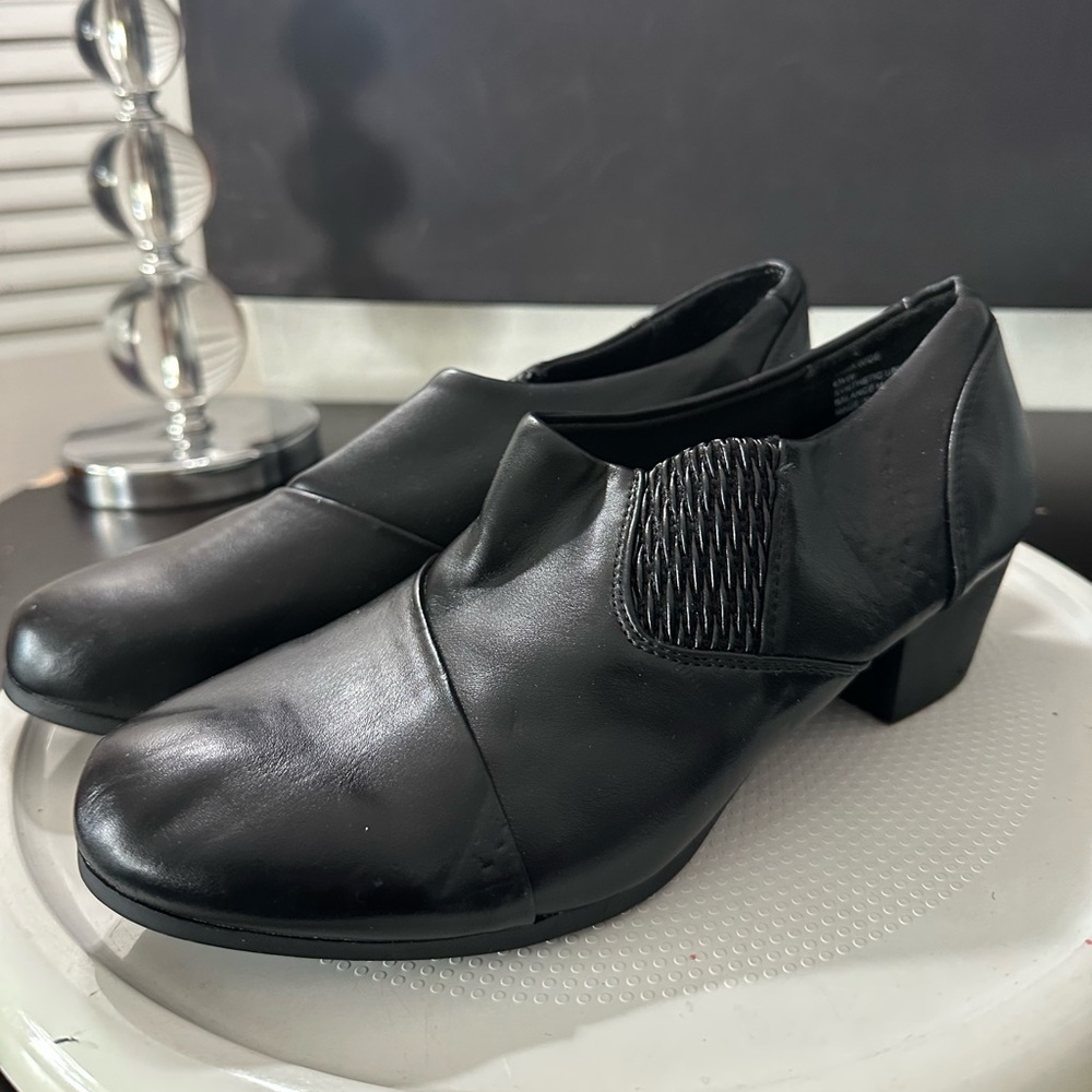 🆕Black Rivet ANNA Ankle Booties